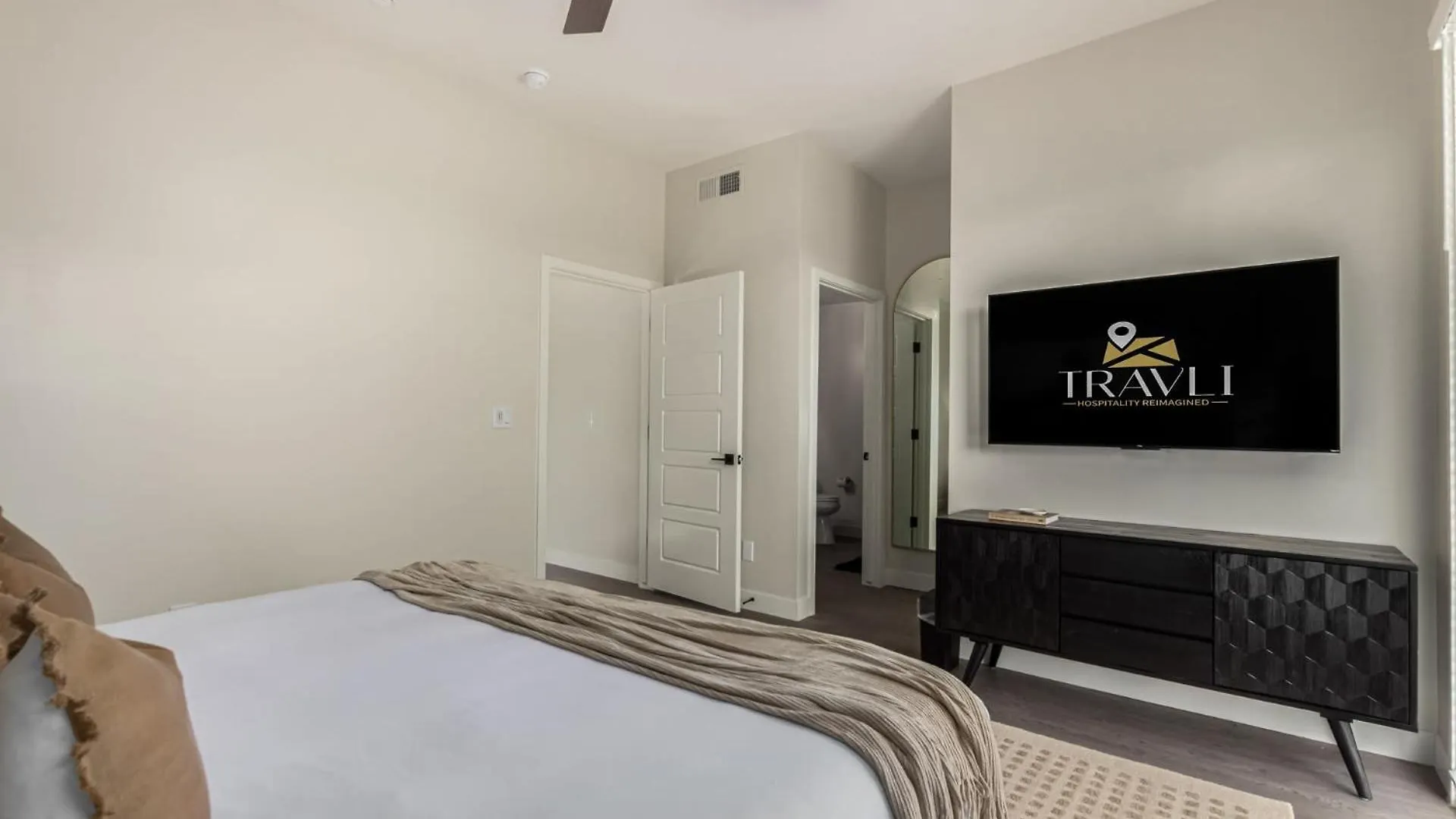 Macallister 1006-N Scottsdale-Bbq-Htd Pool-Views